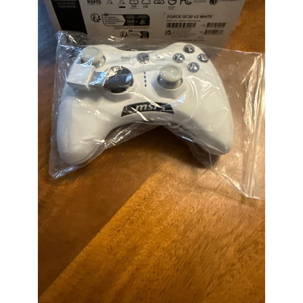 MSI Force GC30 V2 Wireless Gaming Controller For PC/Android - White - Picture 2 of 3
